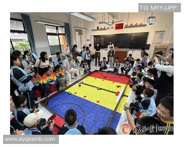 中学生书包里的足球明星梦想与成长之路探讨