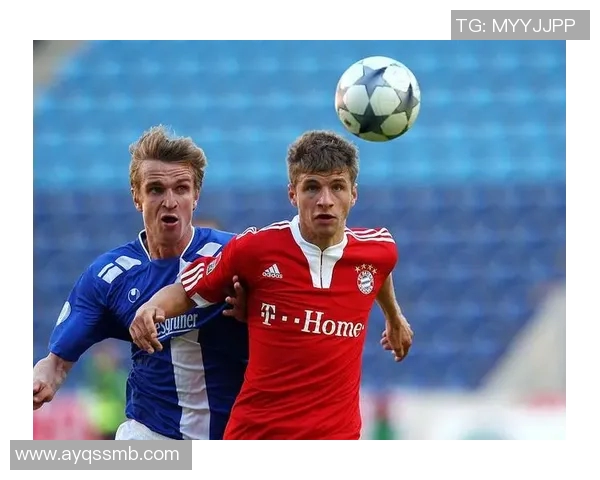 红衣足球明星的魅力瞬间展现与精彩瞬间回顾